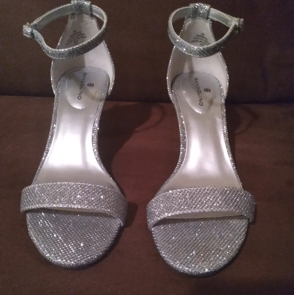 Silver Glittery Bandolino Madia 2 Heel Sandal Size 7 Prom‎ Wedding Formal